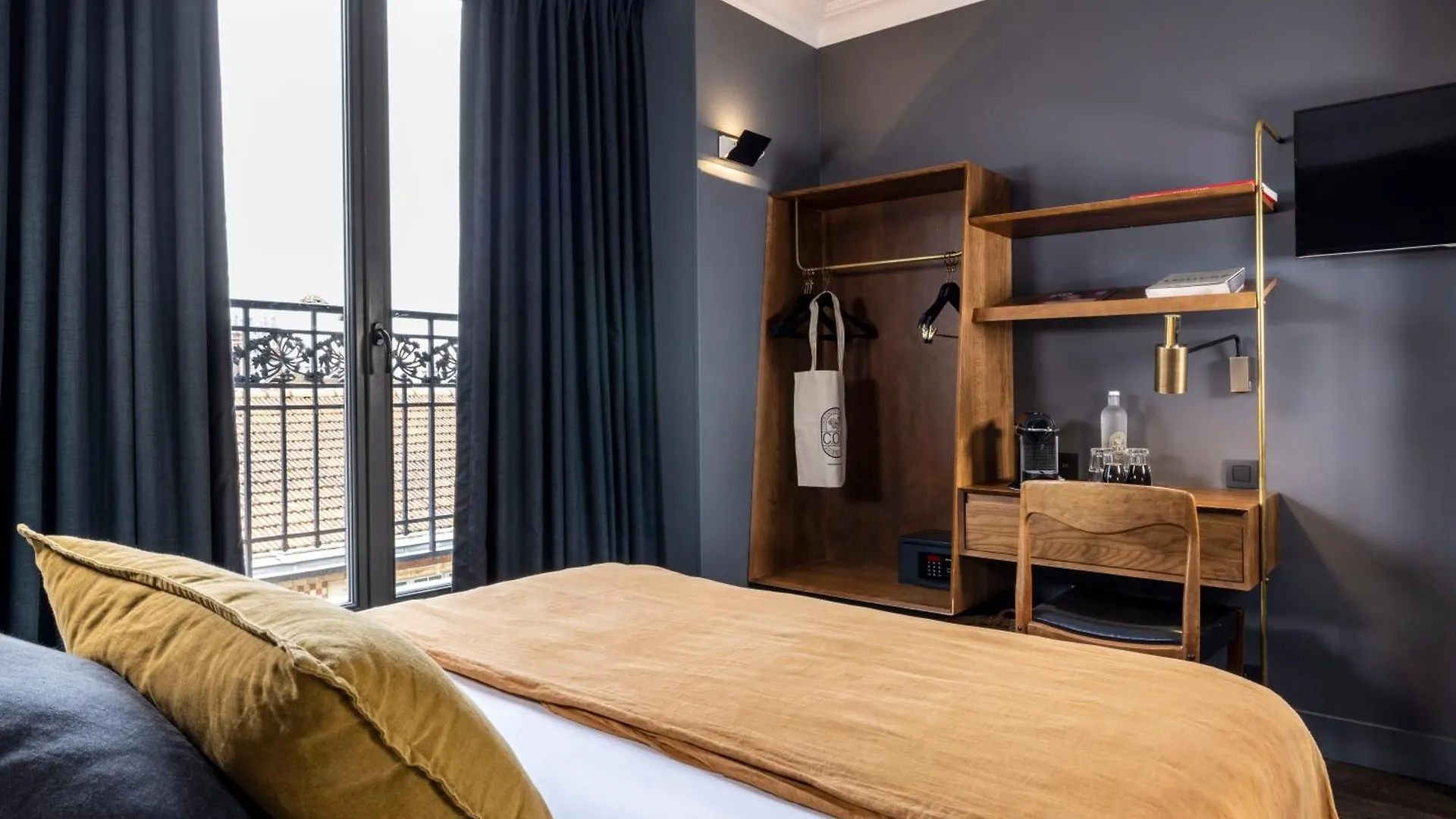 Coq Hotel